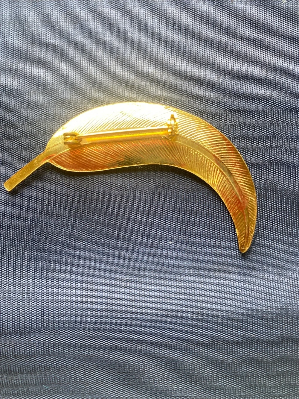 Gold Leaf Brooch Pin - Elegant Feather Design